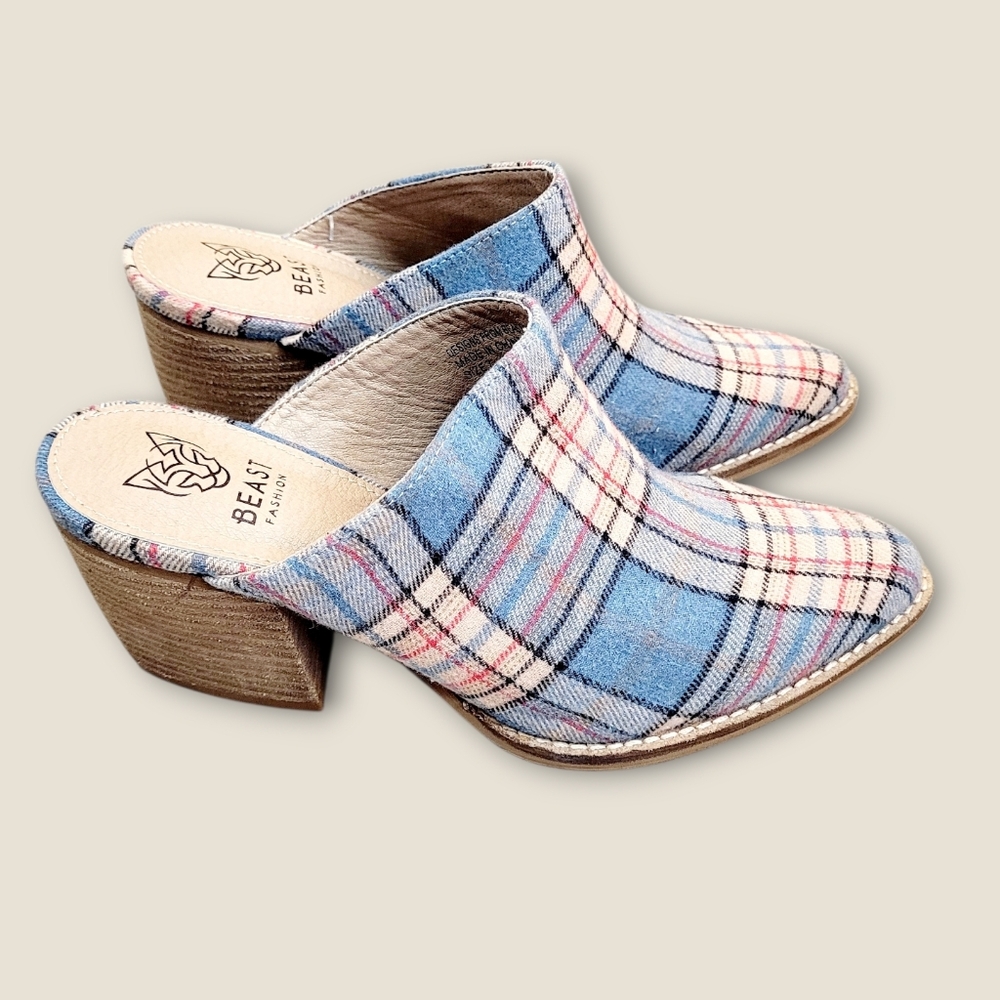 NWT BEAST FASHION Plaid Flannel Angela Wood Block Heel Mules Shoes Size 7